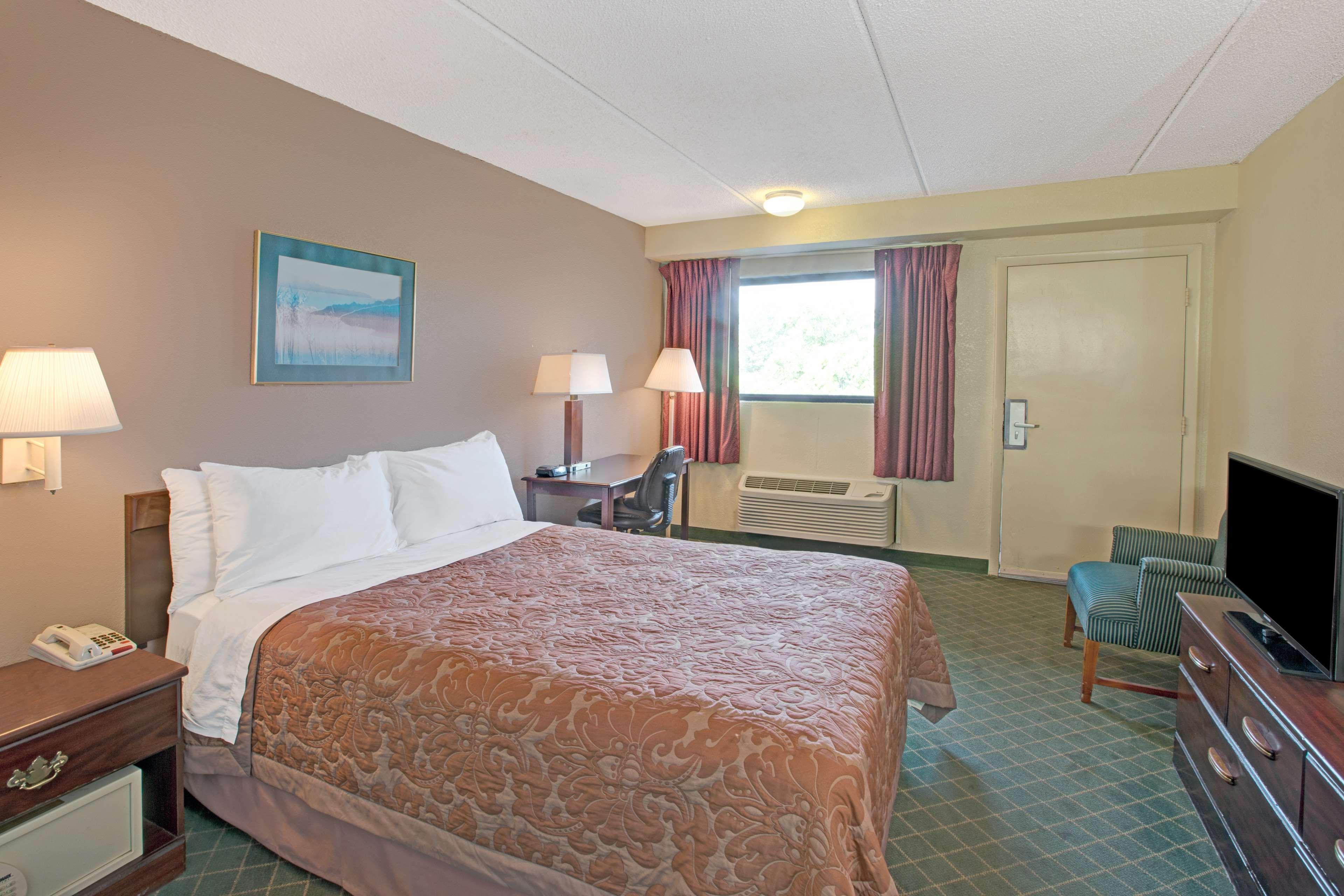 Hotel Super 8 By Wyndham Shelby Extérieur photo